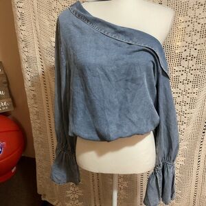 NWT Mazik off-the-shoulder neckline top smocked waist Large